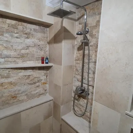 Tomis 4b Apartment